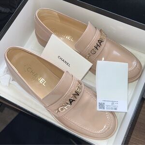 Chanel bonnie cream nude Clyde 20mm loafer flats (for size 9.5-10 feet size 41)